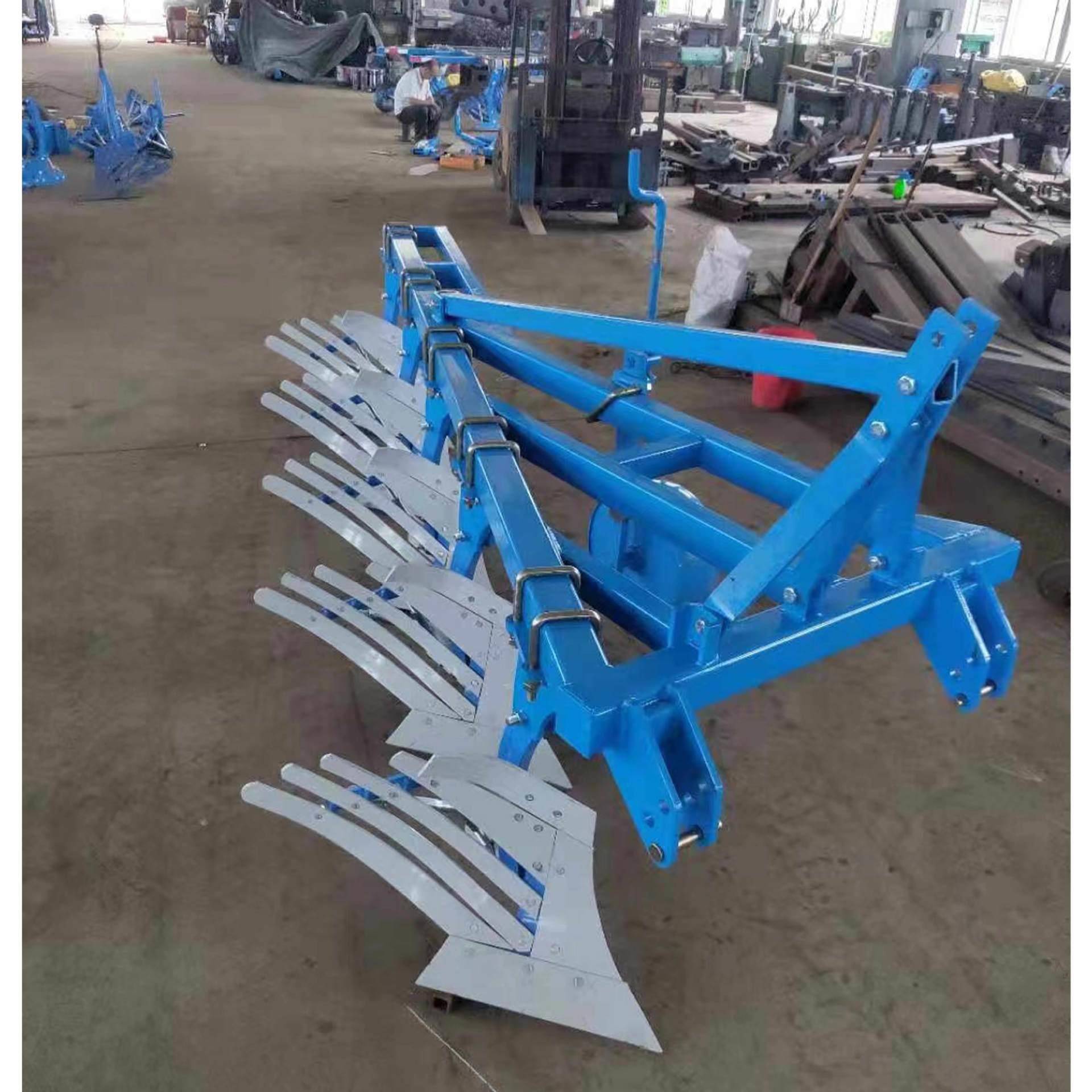 铧犁翻转铧犁435铧式犁四轮拖拉机后牵引铧式犁