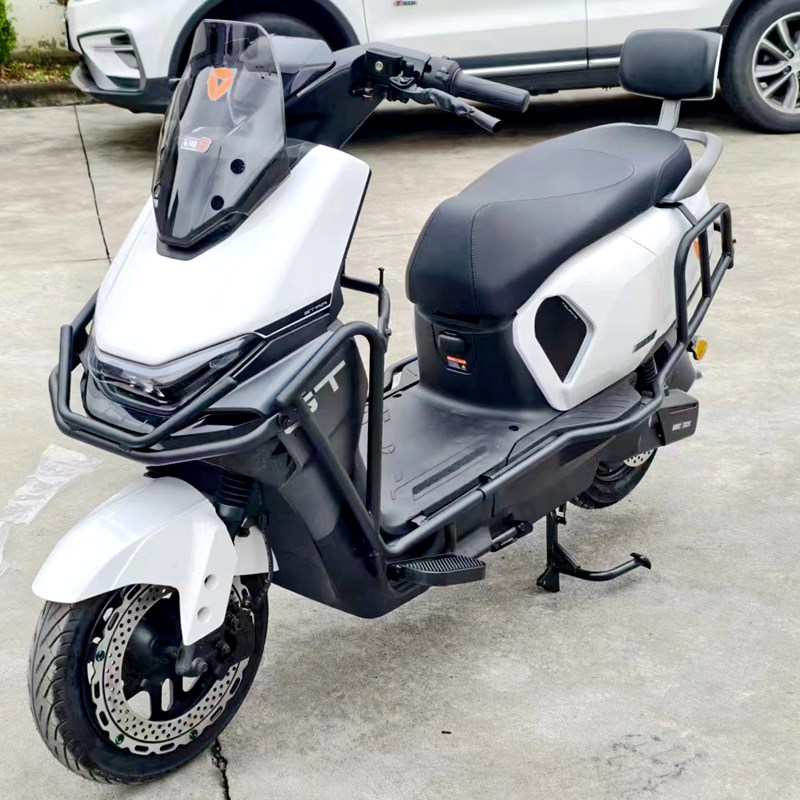 适用白鲨90-H电动车护杠加厚防摔保险杠电瓶P车后货架尾架改装配