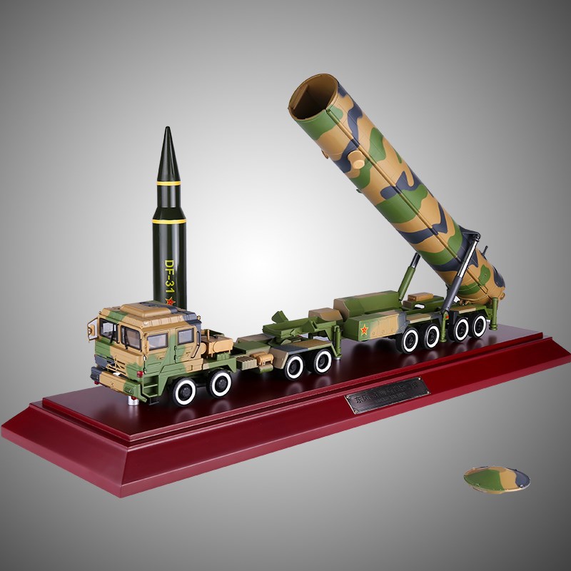 阅兵战车模型军事礼品 1:3w0东风31洲际弹道导弹发射车合金模型
