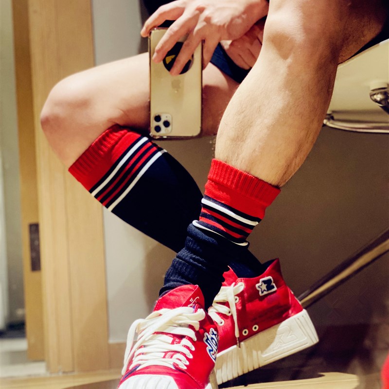 D.M男袜 锦纶条m纹高筒足球袜 运动耐穿吸汗 黑色搭配潮流打底长