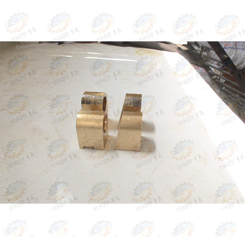 镇江齐航CW6180 CnW61100 CW61120车床中拖板螺母 活灵T26*5