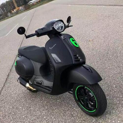 用于Vespa GTS300 改装全车黑化 6日边条 大灯框 传动盖 尾灯框