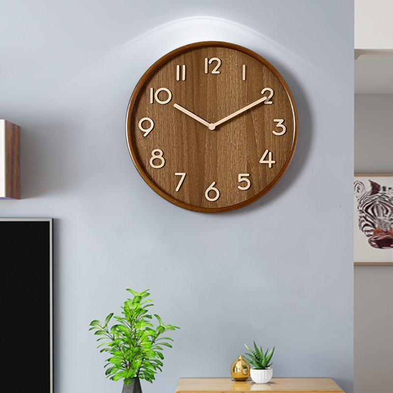 新中式简约挂钟实木家用时尚新款2021J年客厅时钟挂表挂墙现代钟