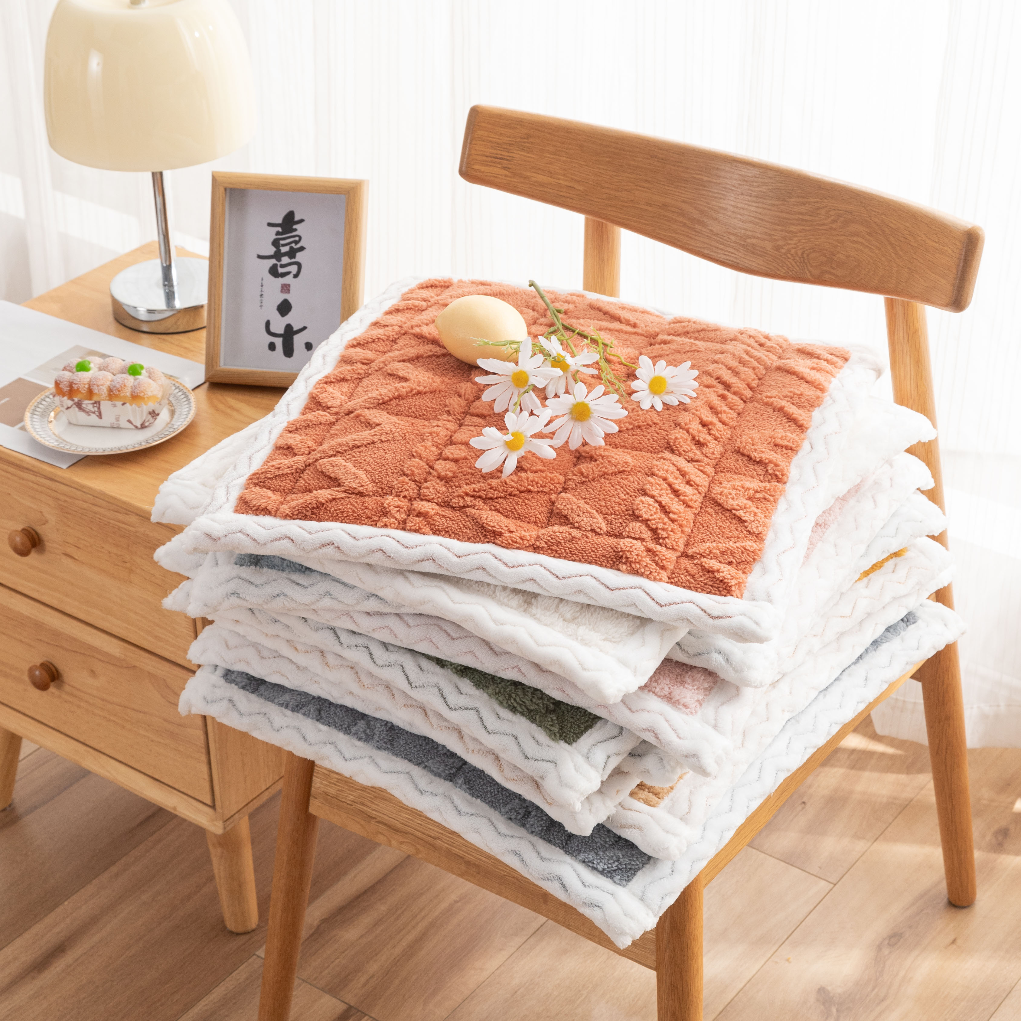 羊羔绒坐垫冬季加厚保暖办公室久坐椅子垫家用客T厅屁垫防滑椅垫