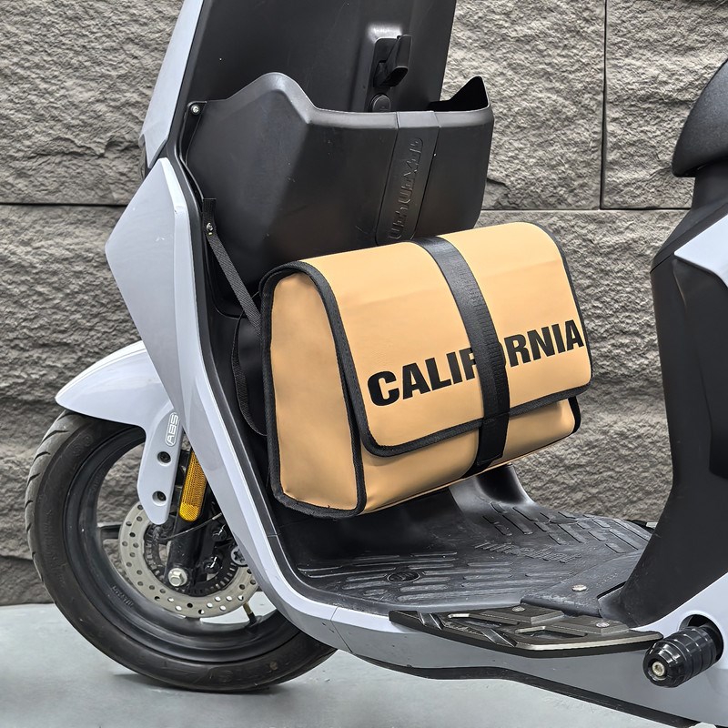 新款电动车前挂j包踏板车通用挂包侧面座椅前挂包充电器雨衣收纳
