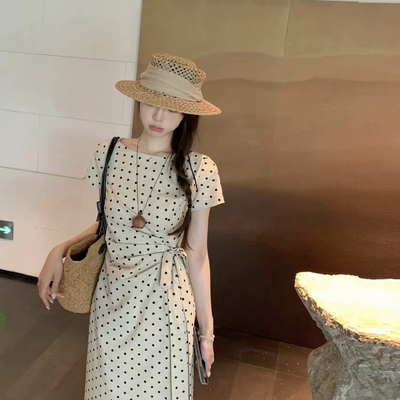 Y.JIA 伊嘉-26夏上新椰风缀影波点扭结设计感出片连衣裙Y26-8875