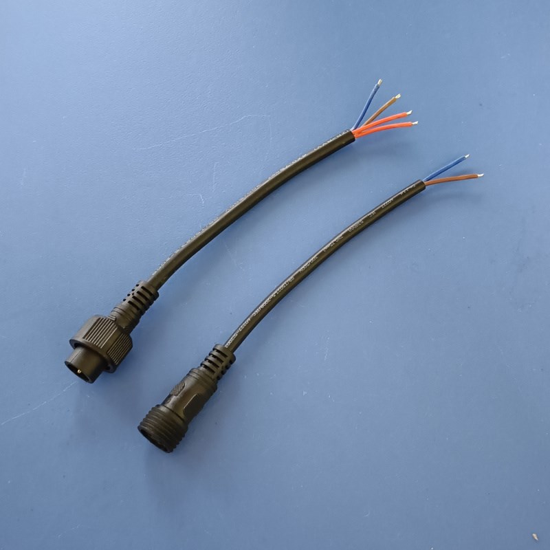 太阳能板四孔二芯接头太阳能路灯4B芯转2芯插头连接线防水公母插