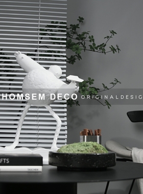 简约现代卡通人物雕塑摆s件样板间儿童房摆饰展厅玄关柜面软装饰