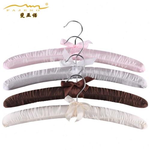 高档酒店丝绸衣架家用无痕衣架不起包防肩角防滑木头海绵植绒衣架