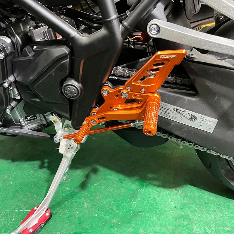 适用凯越321RR改装件升高脚踏 竞技前脚踏配件