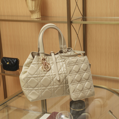 菱格水桶包软皮戴妃包真皮手提包