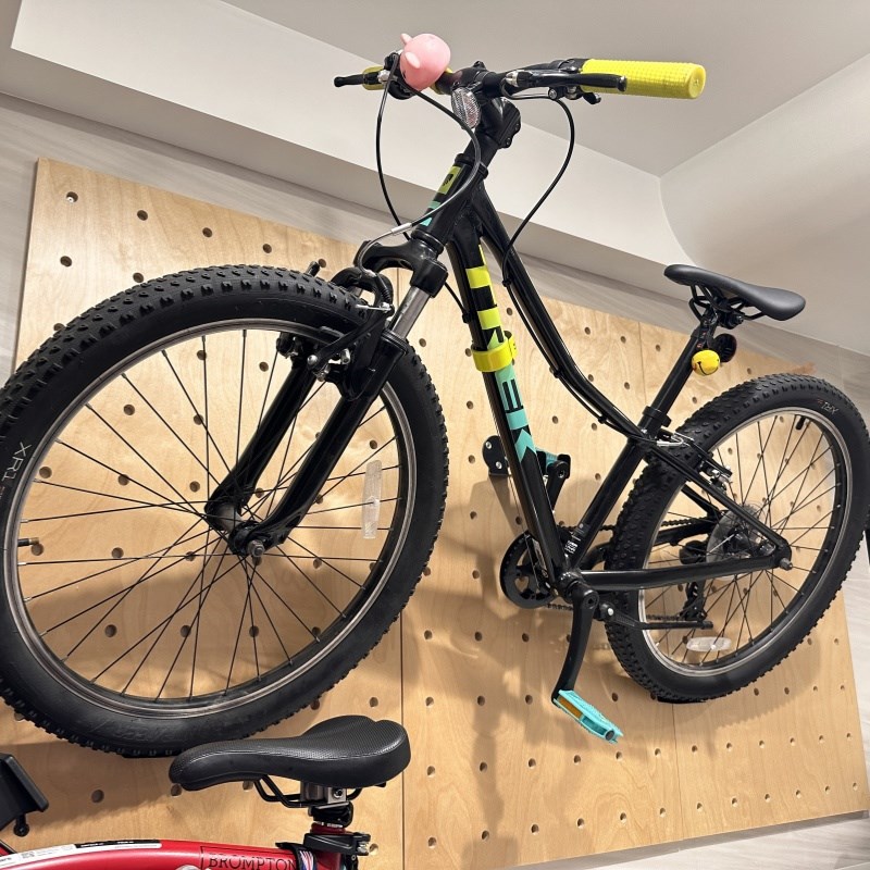 海洋板桦木实木洞洞板自行车收纳墙户外收纳雪板大小孔定制多层板