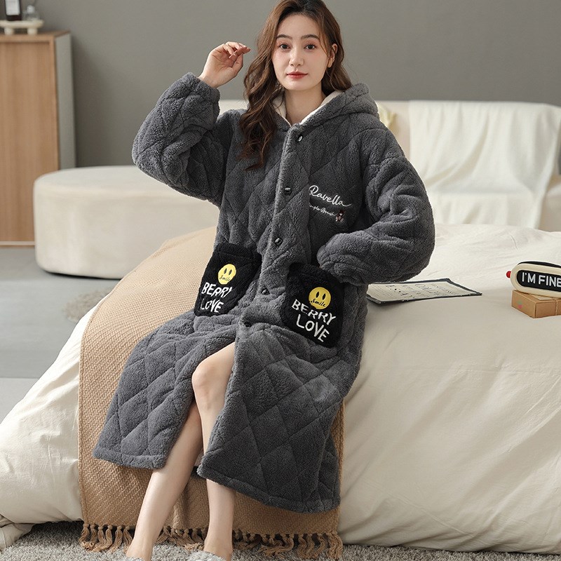 女睡袍冬季三层夹棉加厚s贝贝绒长款睡衣女士保暖加绒纽扣单件浴