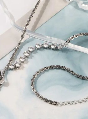 秋冬高端新款项链k女长款百搭毛衣链设计感小众配饰吊坠男饰品