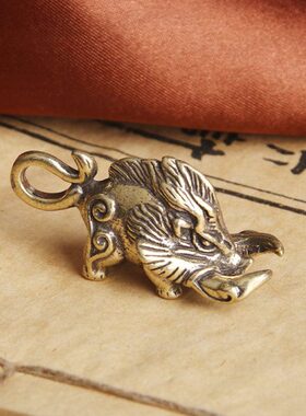 纯黄铜复古法手工匠作旧典藏国风艺术摆件獠牙小野猪钥匙挂件茶宠