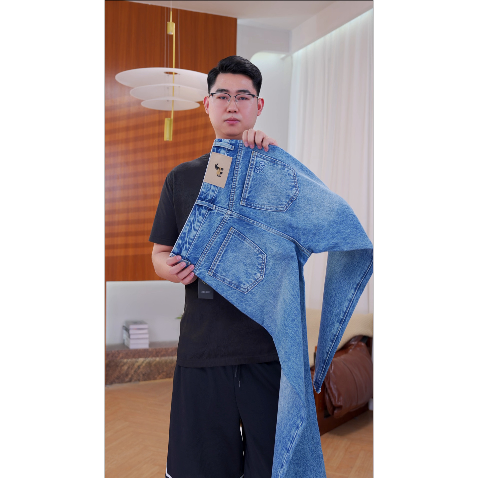 马年限定春款垂感女士牛仔裤遮肉牛仔裤