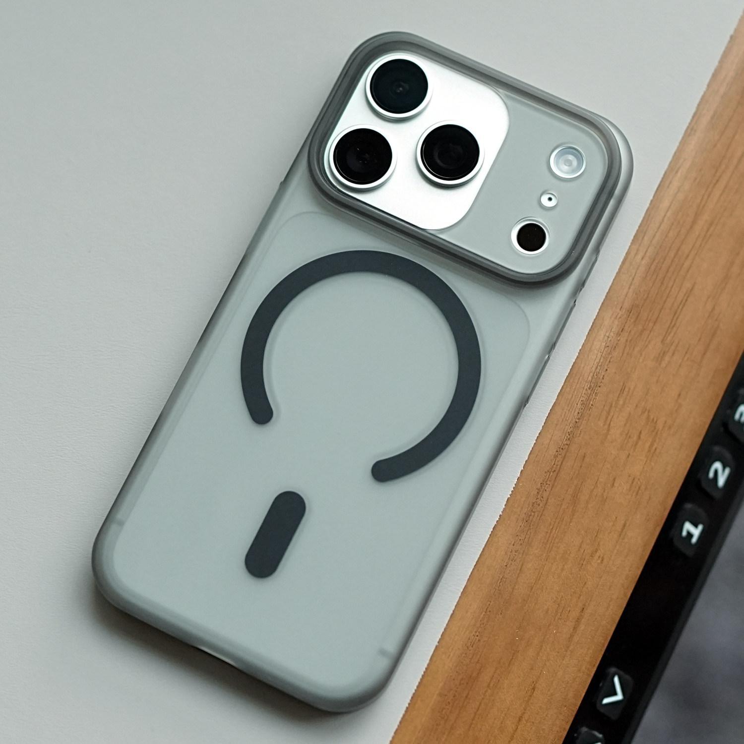 米斯登适用苹果iPhone17ProMax全包相机按键手机壳十七超薄磨砂透明magsafe磁吸保护套简约裸感高档新款外壳p