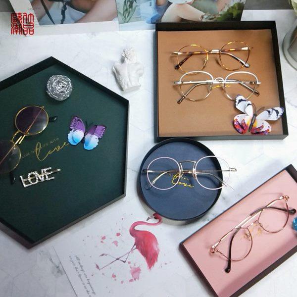 莫兰迪色几何形皮革铁艺收纳托盘 眼镜店装饰道具 眼镜展示盒