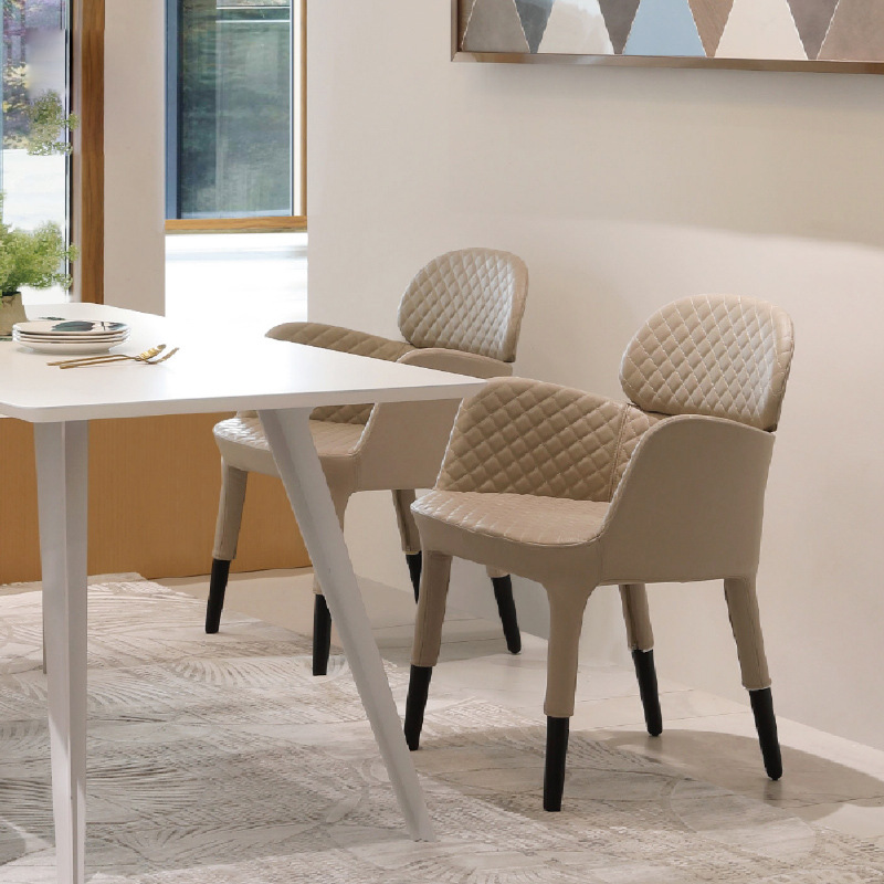 北欧轻奢餐椅家用PVC皮简约意式椅子创意靠背扶手现代高端书桌椅