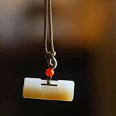 和田玉吊坠俄料俏糖色平安锁复古锁玉石挂件糖白玉锁圆润饱满