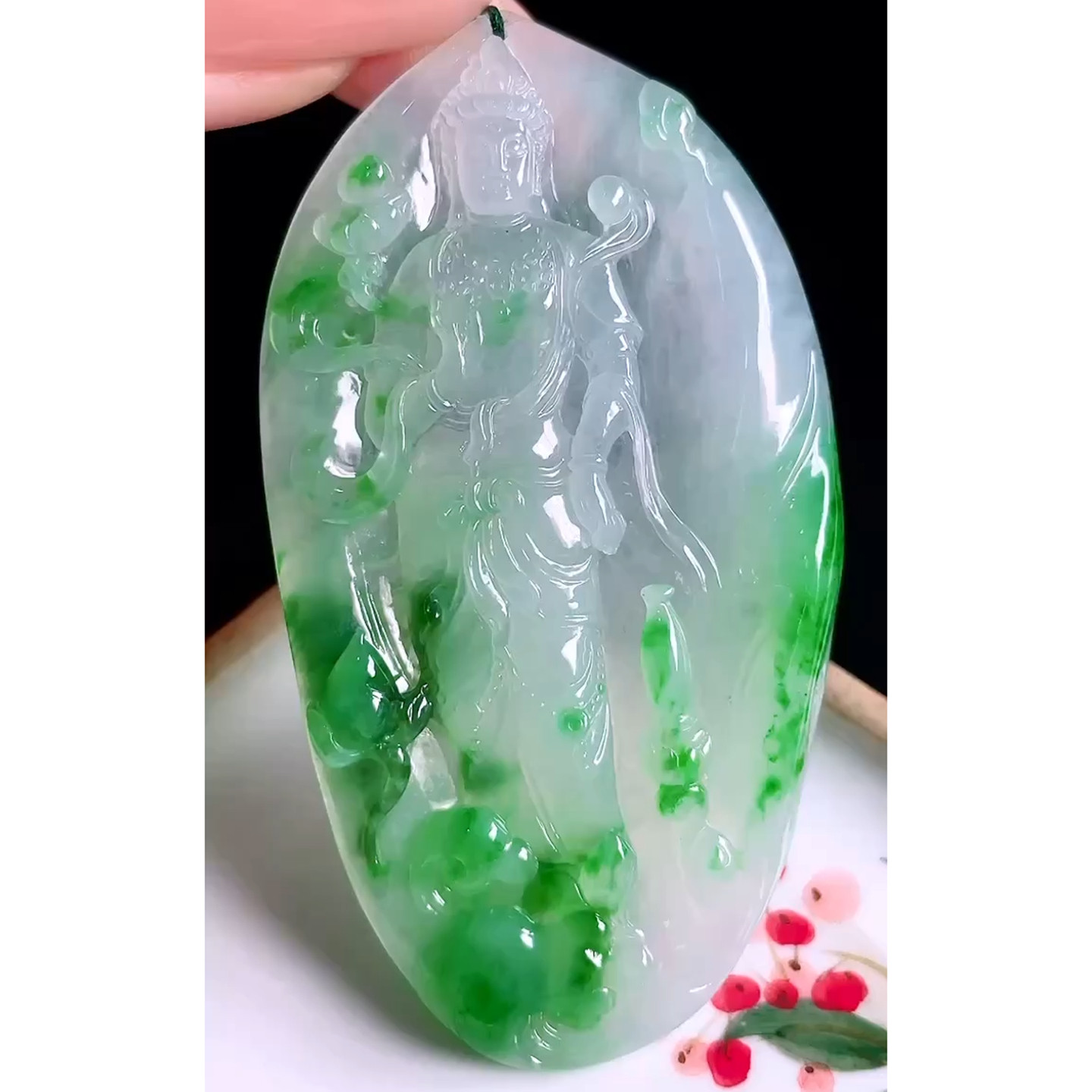 缅甸天然A货玉石翡翠 老坑冰种手工精雕辣阳绿站观音吊坠