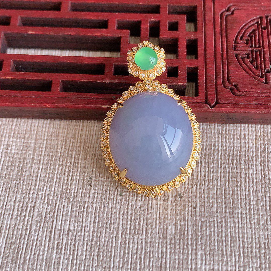 缅甸天然A货玉石翡翠 老坑冰种 手工精雕18K金伴钻紫罗兰蛋面吊坠