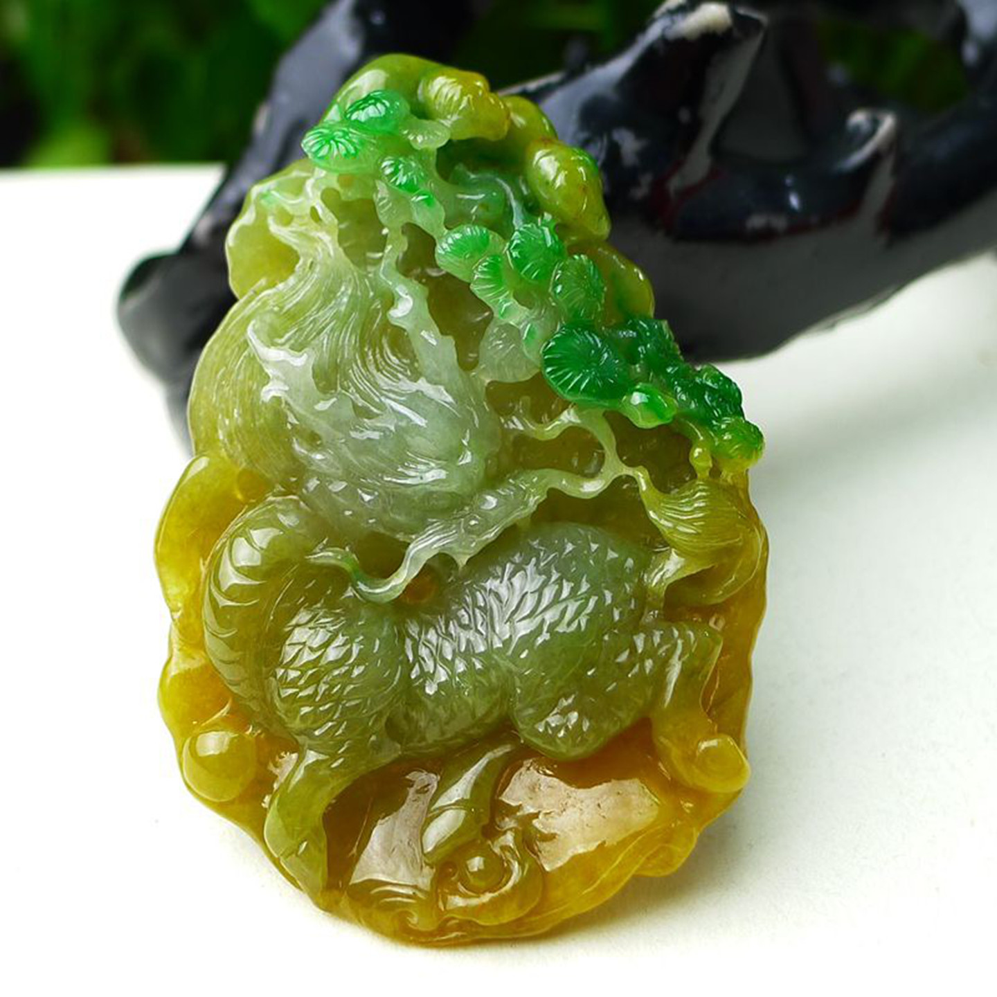 缅甸天然A货玉石翡翠 老坑冰种手工精雕双彩黄加绿麒麟吊坠