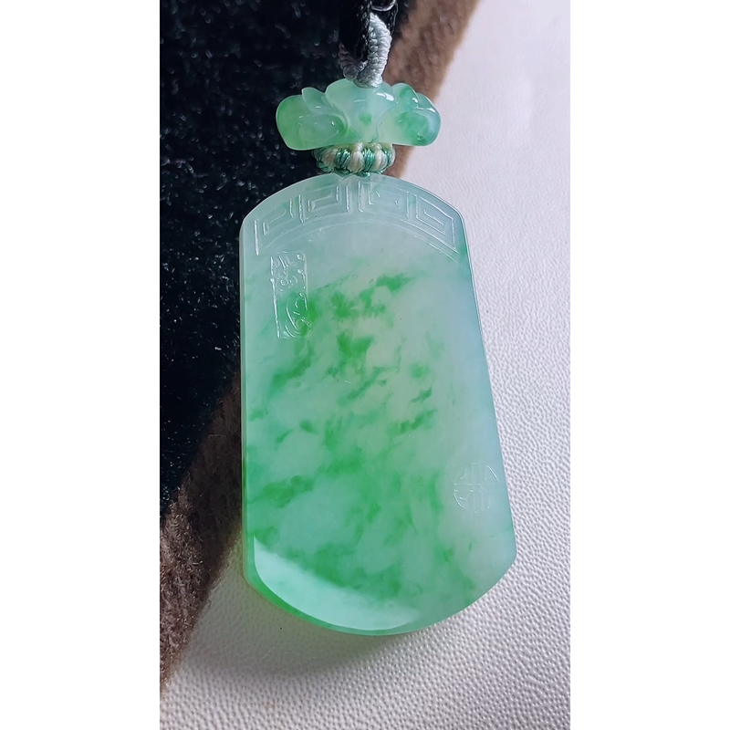 缅甸天然A货玉石翡翠 老坑精雕冰种手工雕刻飘绿花仿古无事牌吊坠