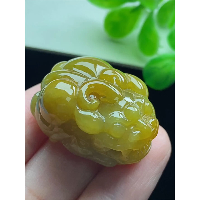 缅甸天然A货玉石翡翠 老坑冰种 手工精雕 黄翡貔貅吊坠