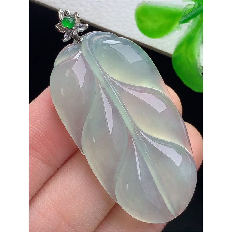缅甸天然A货玉石翡翠 老坑冰种 手工精雕 18k金扣镶嵌 叶子吊坠