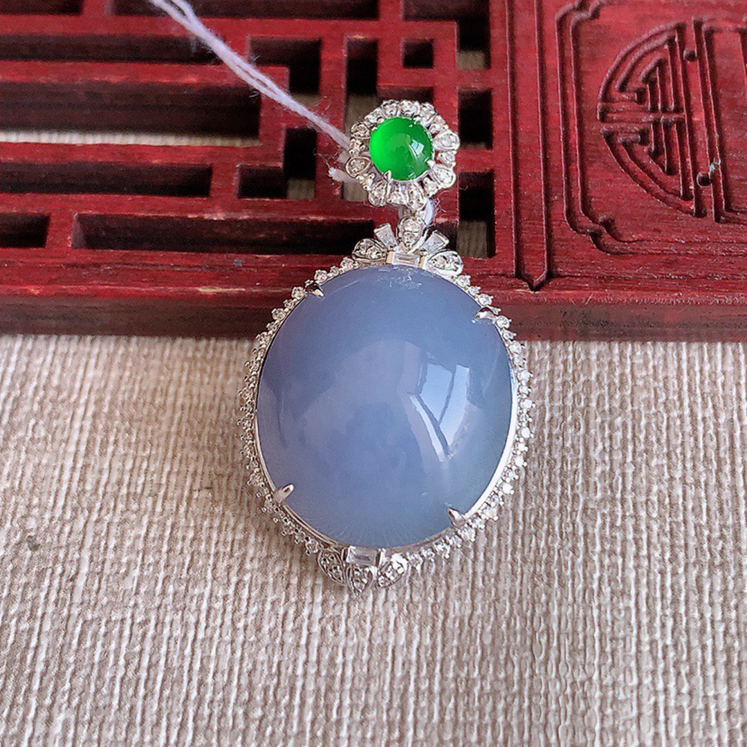 缅甸天然A货玉石翡翠 老坑冰种 手工精雕18K金伴钻紫罗兰蛋面吊坠