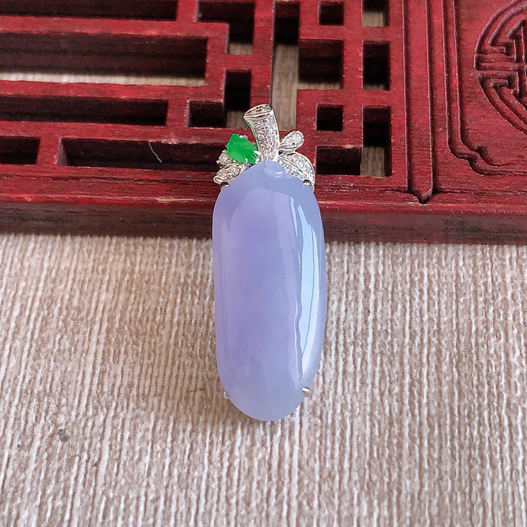 缅甸天然A货玉石翡翠 老坑冰种 手工精雕18K金伴钻紫罗兰福瓜吊坠