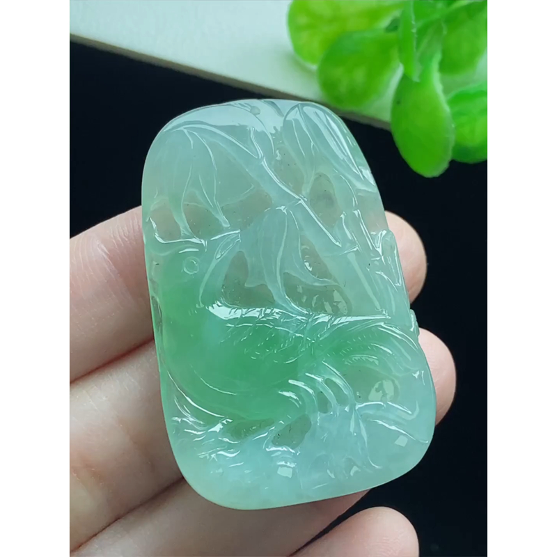 缅甸天然A货玉石翡翠 老坑冰种 手工精雕 飘绿喜上眉梢吊坠