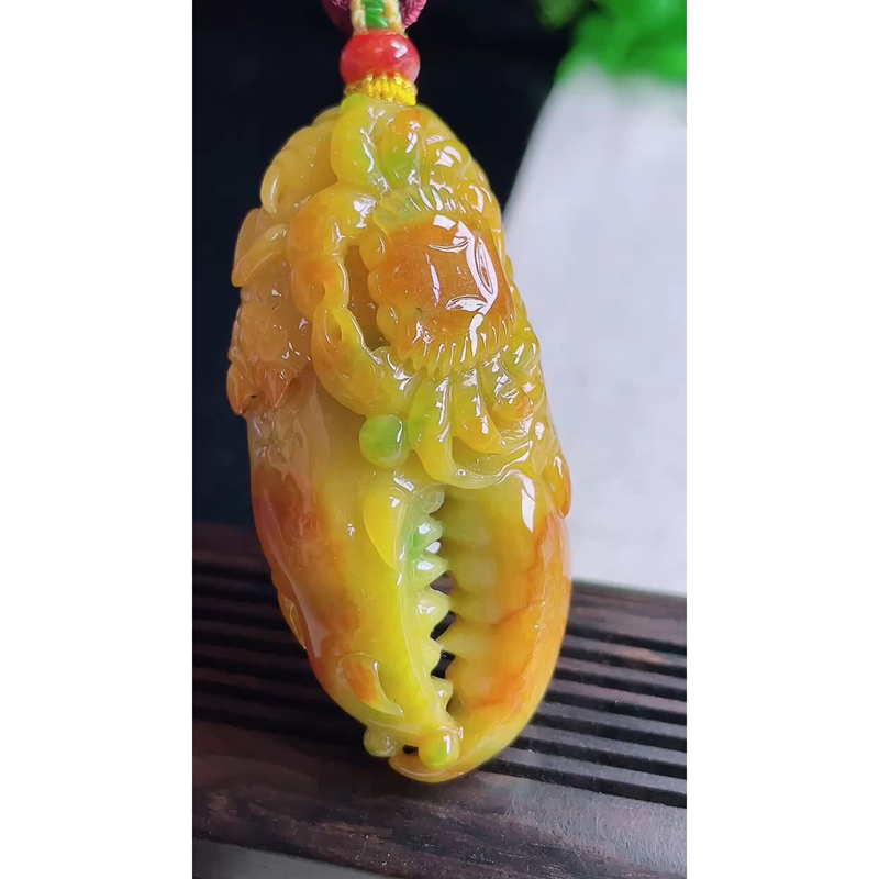 缅甸天然A货玉石翡翠 老坑冰种 手工精雕黄加绿八方来财 吊坠