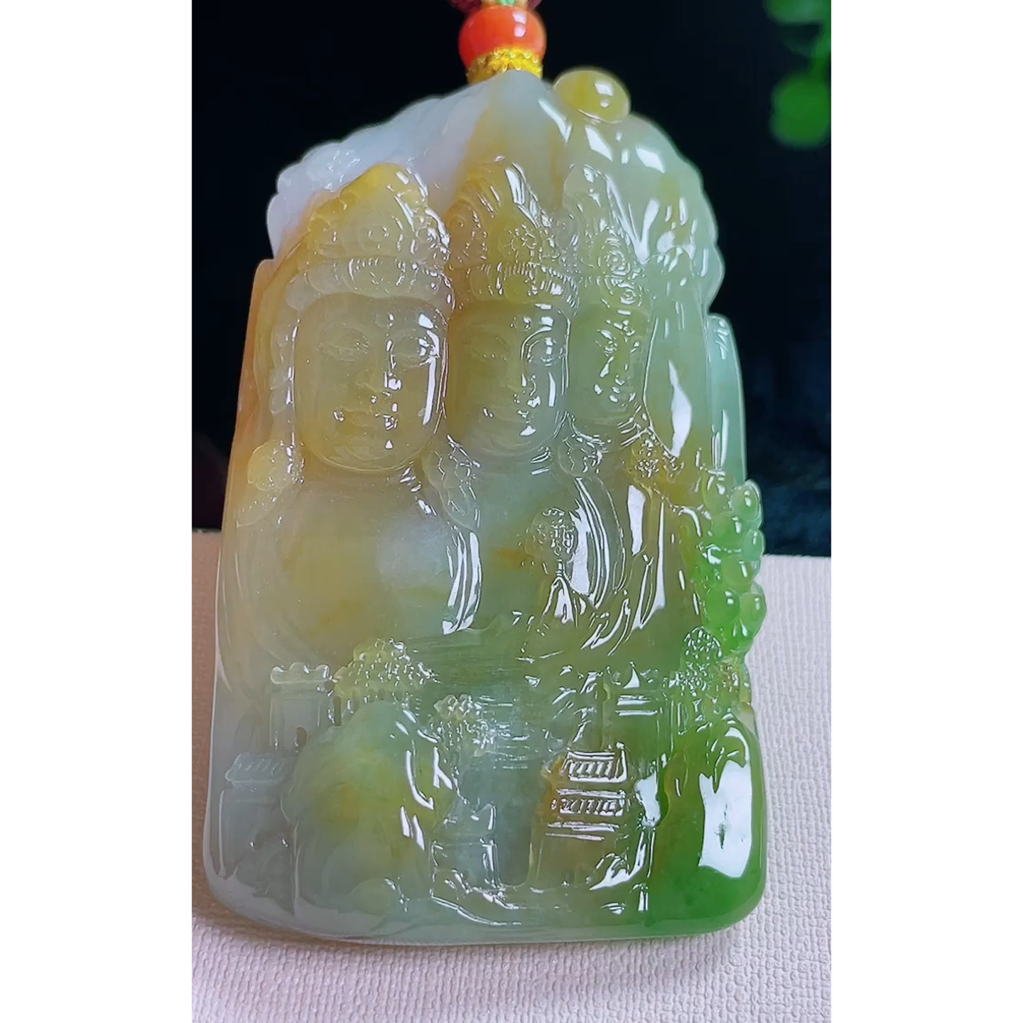 缅甸天然A货玉石翡翠 老坑冰种手工精雕黄加绿西方三圣吊坠