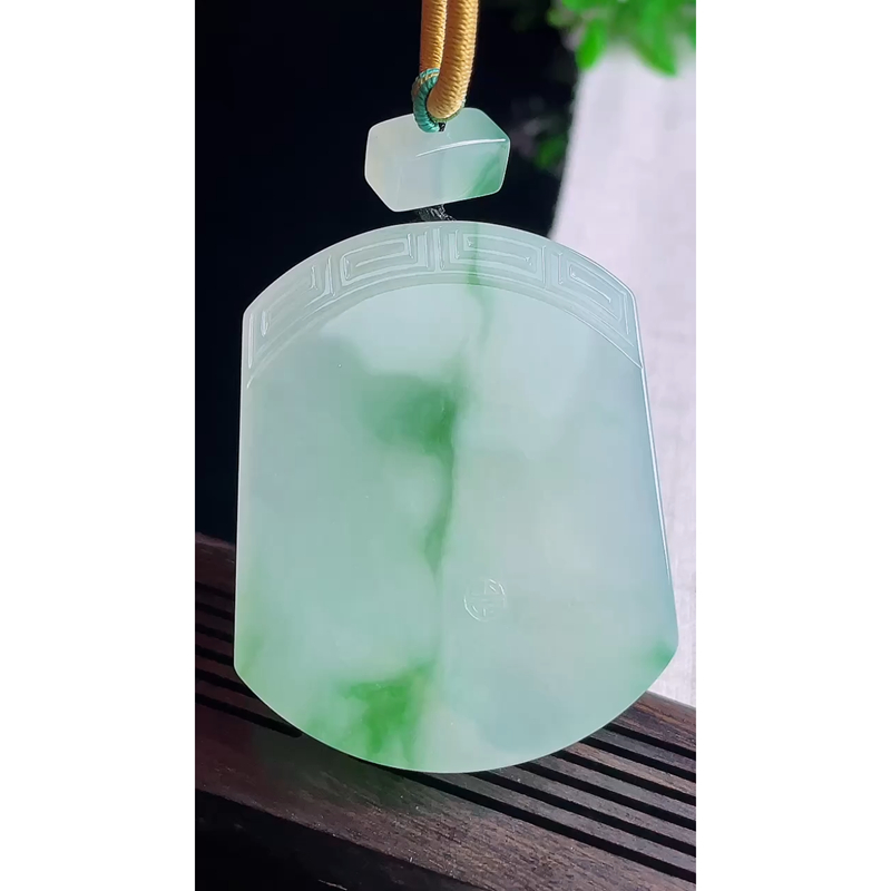 缅甸天然A货玉石翡翠 老坑精雕冰种手工雕刻飘绿花仿古无事牌吊坠