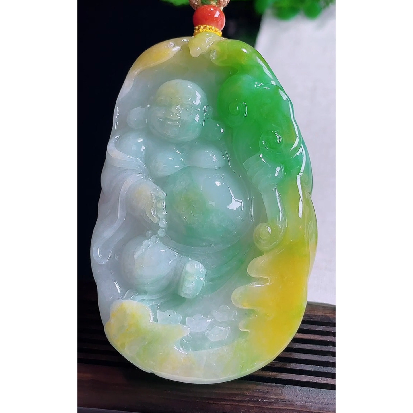 缅甸天然A货玉石翡翠 老坑冰种手工精雕黄加绿布袋佛吊坠
