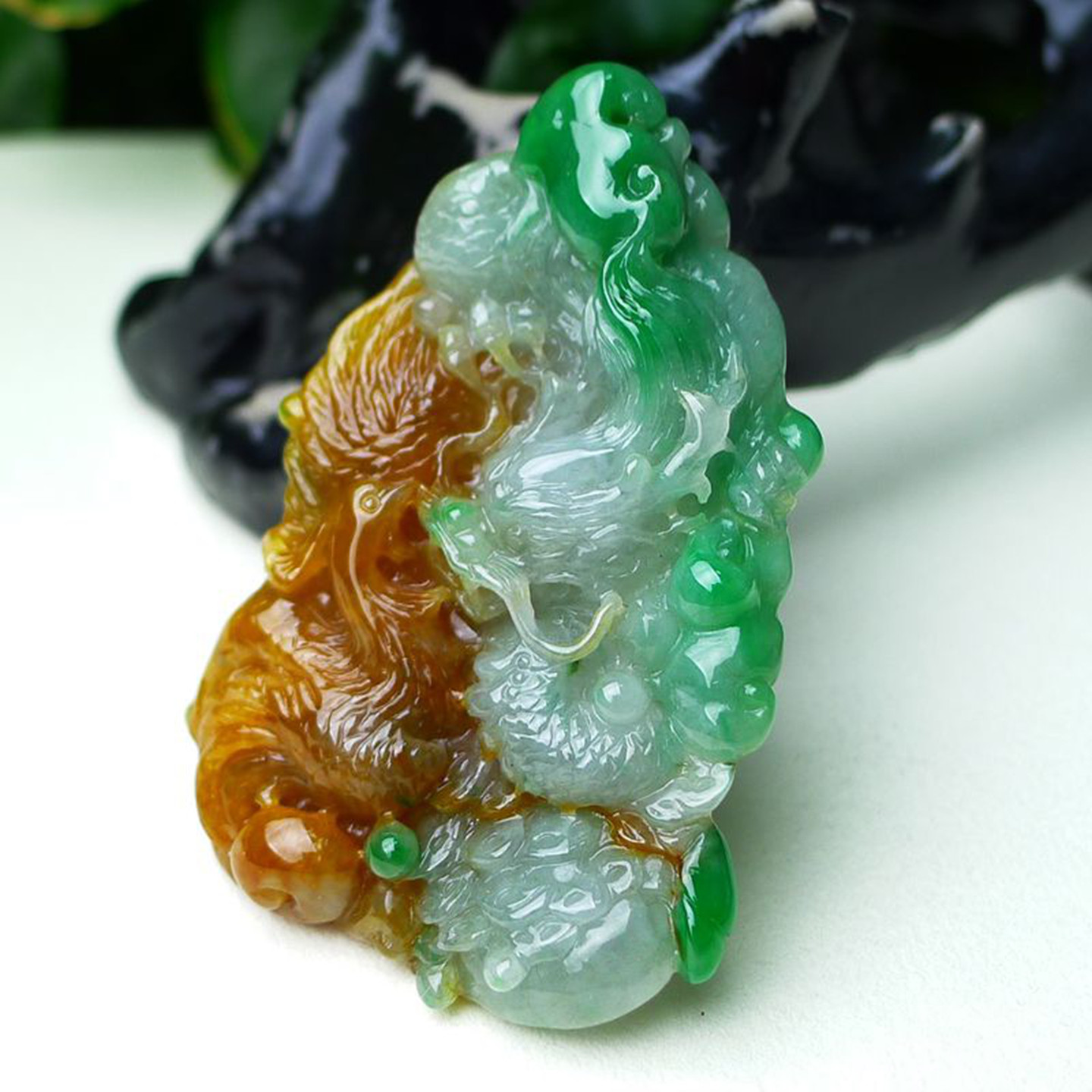 缅甸天然A货玉石翡翠 老坑冰种手工精雕红翡飘绿色龙牌吊坠