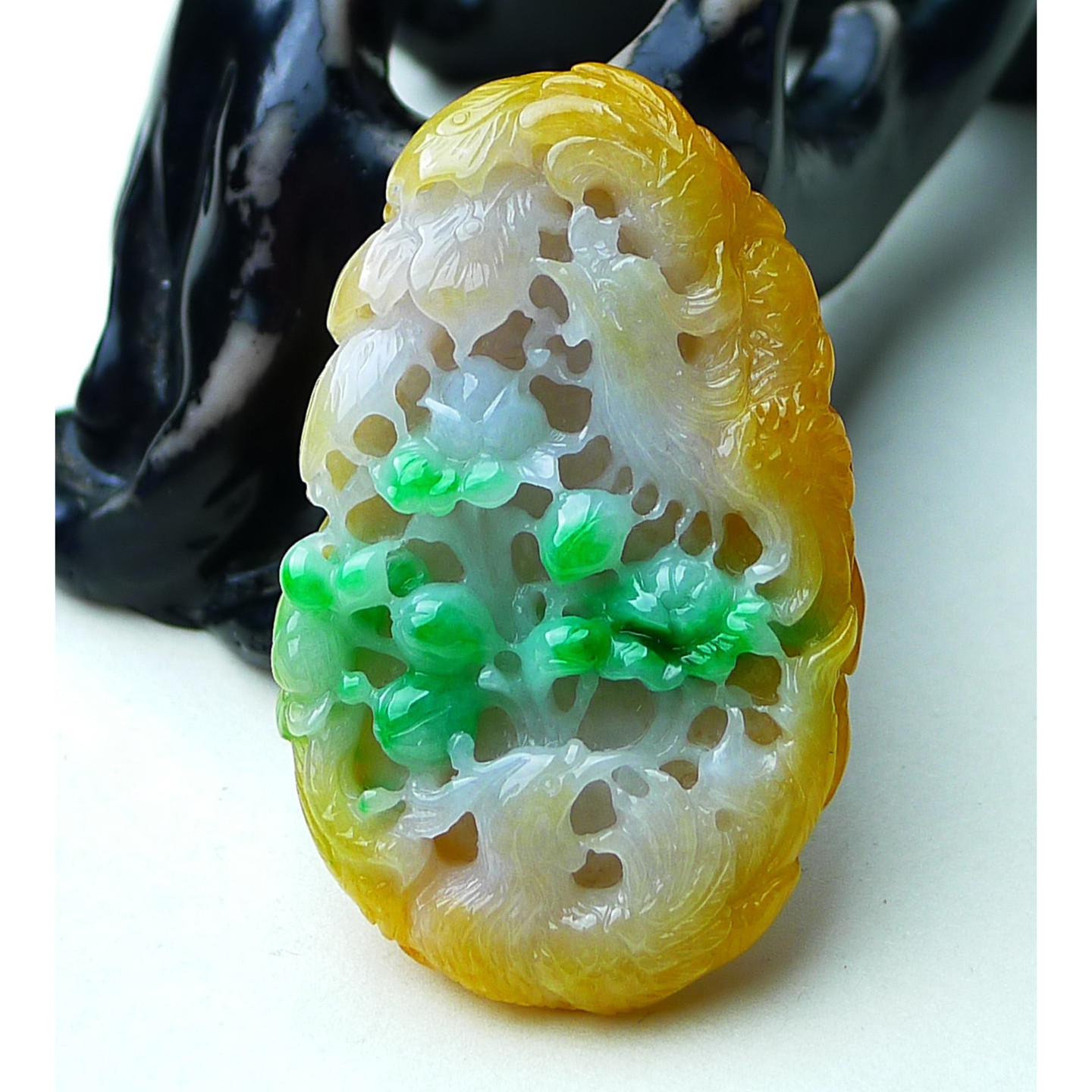 缅甸天然A货玉石翡翠 老坑冰种手工精雕三彩绿色花鸟吊坠