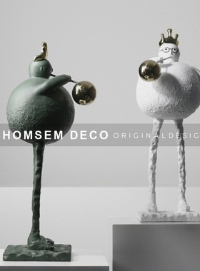 现代简约卡通人物雕塑摆件软装饰售楼处家居艺术样板房.间轻奢摆