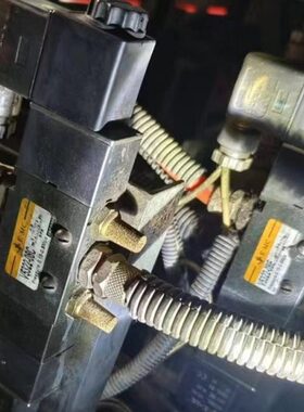 E.MC换向电磁阀  V5322-08E   V5322-08C