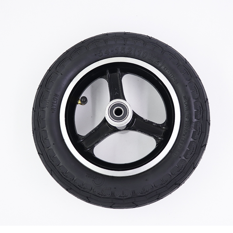 10寸电动滑板车F前轮轮毂轮胎装好