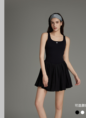 TSlo运动休闲连衣服后背镂空户外休闲显瘦黑白色