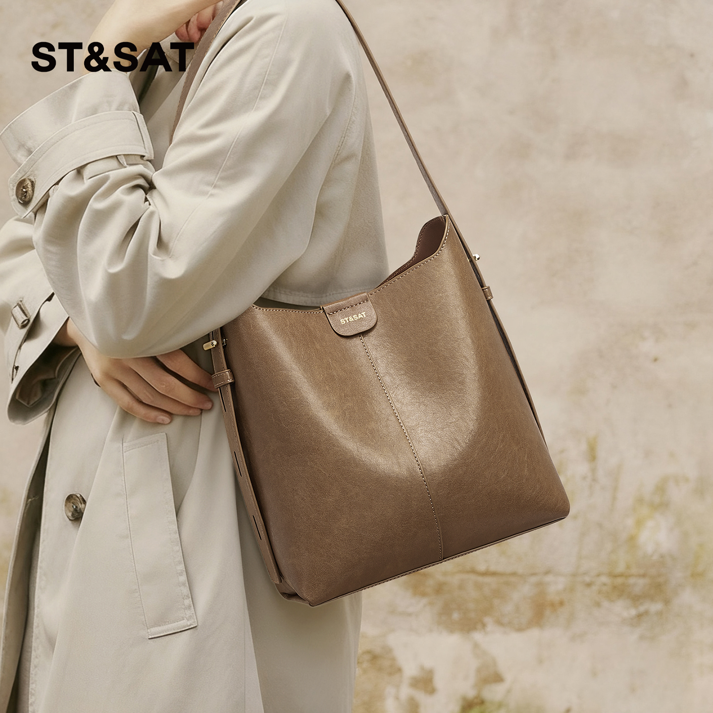 星期六水桶包女大容量软皮斜挎包