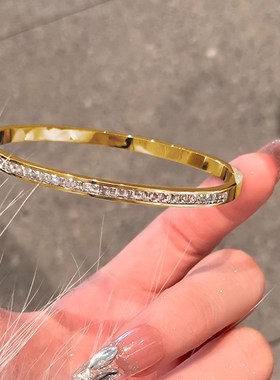 不锈钢手镯女钛钢不掉色女生高级感新款满天星镶W钻精致大方风