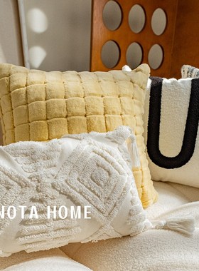 纯色抱枕黄色毛绒靠枕样板间靠垫现代极简枕套客厅柔软几何抱枕芯