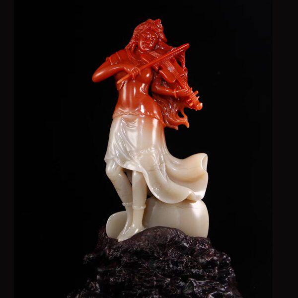 福建寿山石拉小提琴女孩手把件人物俏色办公室客厅摆设原石工艺品