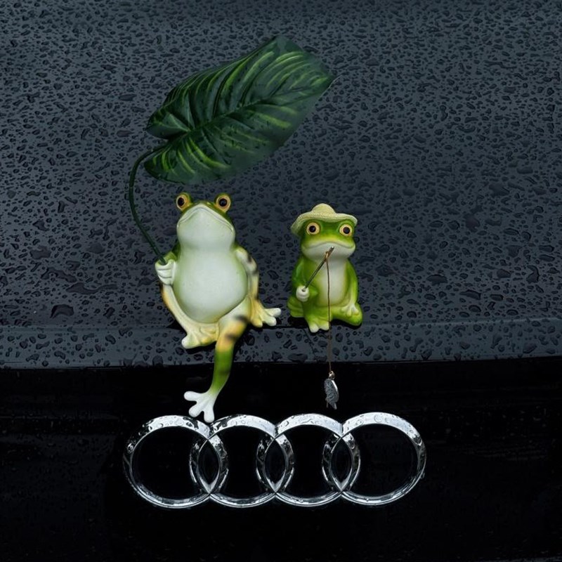 汽车尾部b撑伞青蛙钓鱼摆件创意车顶玩偶装饰品电动车尾部公仔挂