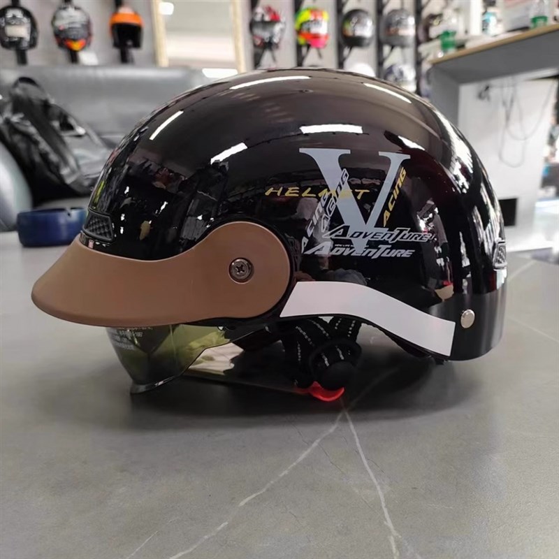 新国标3C认证电动摩托车头盔男女士夏季复古半盔四季透气轻便头盔