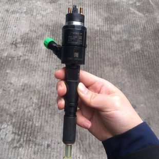 005电喷东风 玉柴发动机配件原厂4102 4105喷油器喷油嘴1P1G00